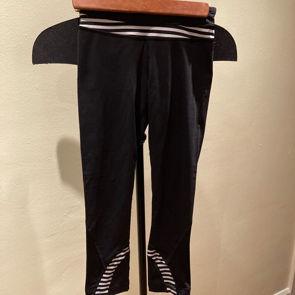Lululemon Black w/ Stripe Inspire II Crop - Picture 1 of 5